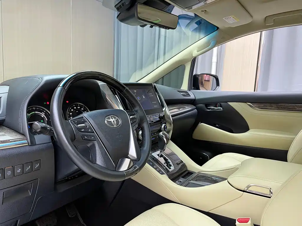 Toyota Alphard 2020 — фото 4