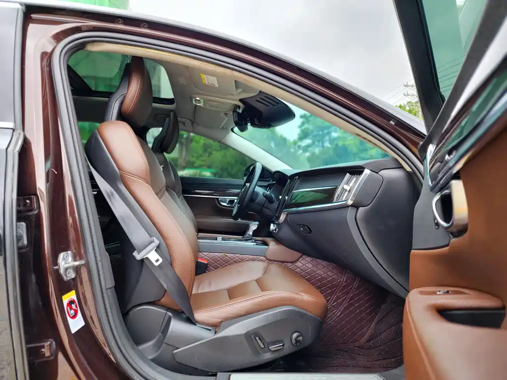 Volvo S90 2018 — фото 14