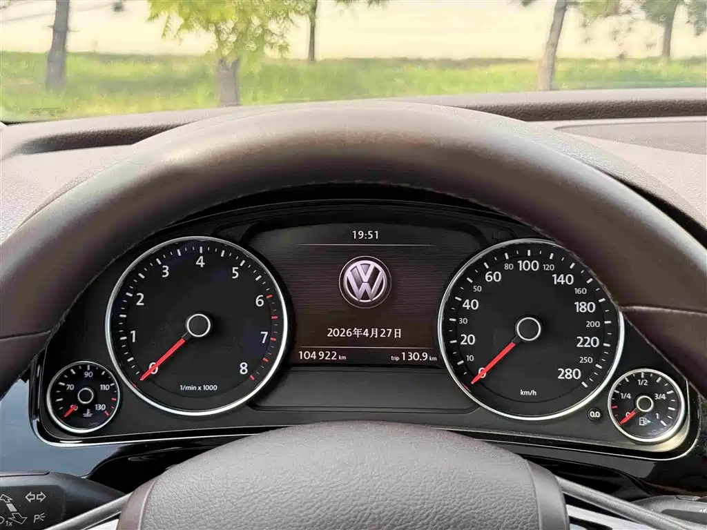 Volkswagen Touareg 2018 — фото 19