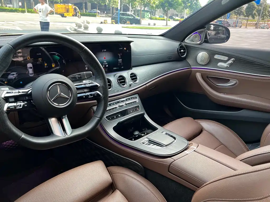Mercedes-Benz E-Class 2023 — фото 14