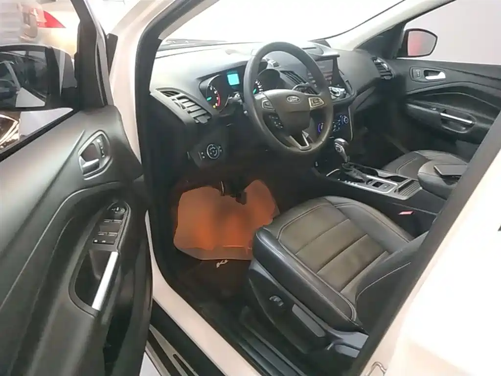 Ford Kuga 2018 — фото 16