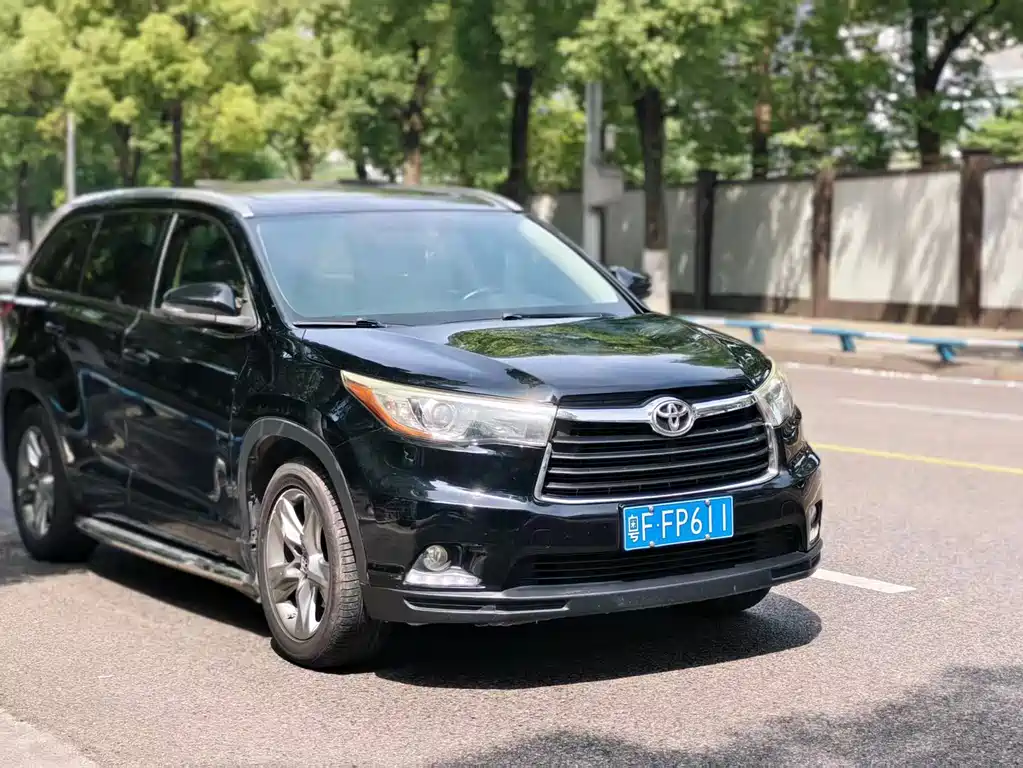Toyota Highlander 2015 — фото 3