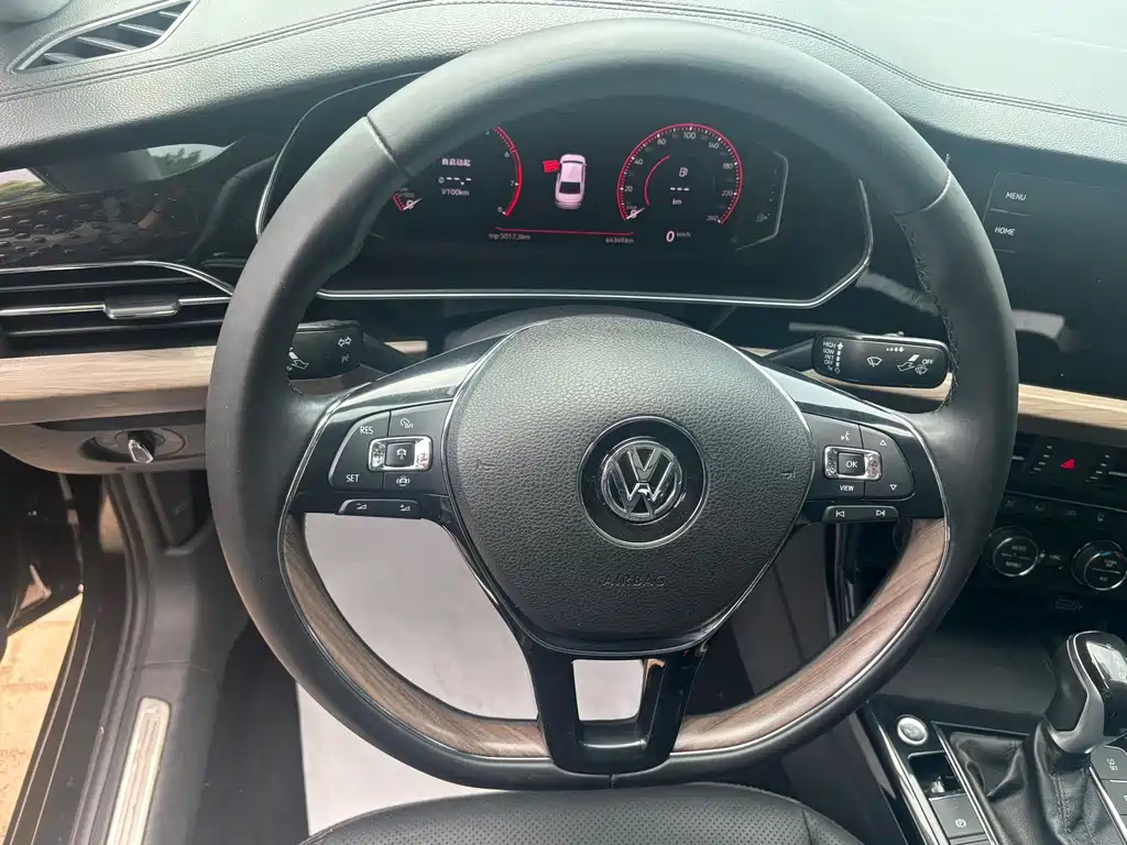 Volkswagen Passat 2019 — фото 9