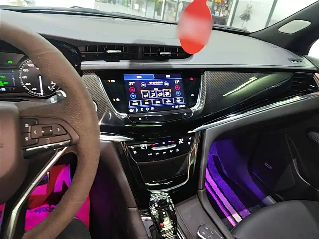 Cadillac XT6 2024 — фото 10