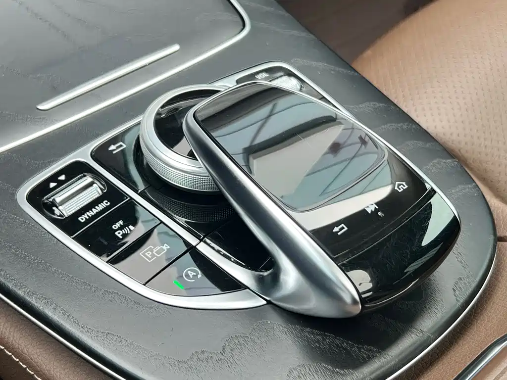 Mercedes-Benz E-Class 2018 — фото 14