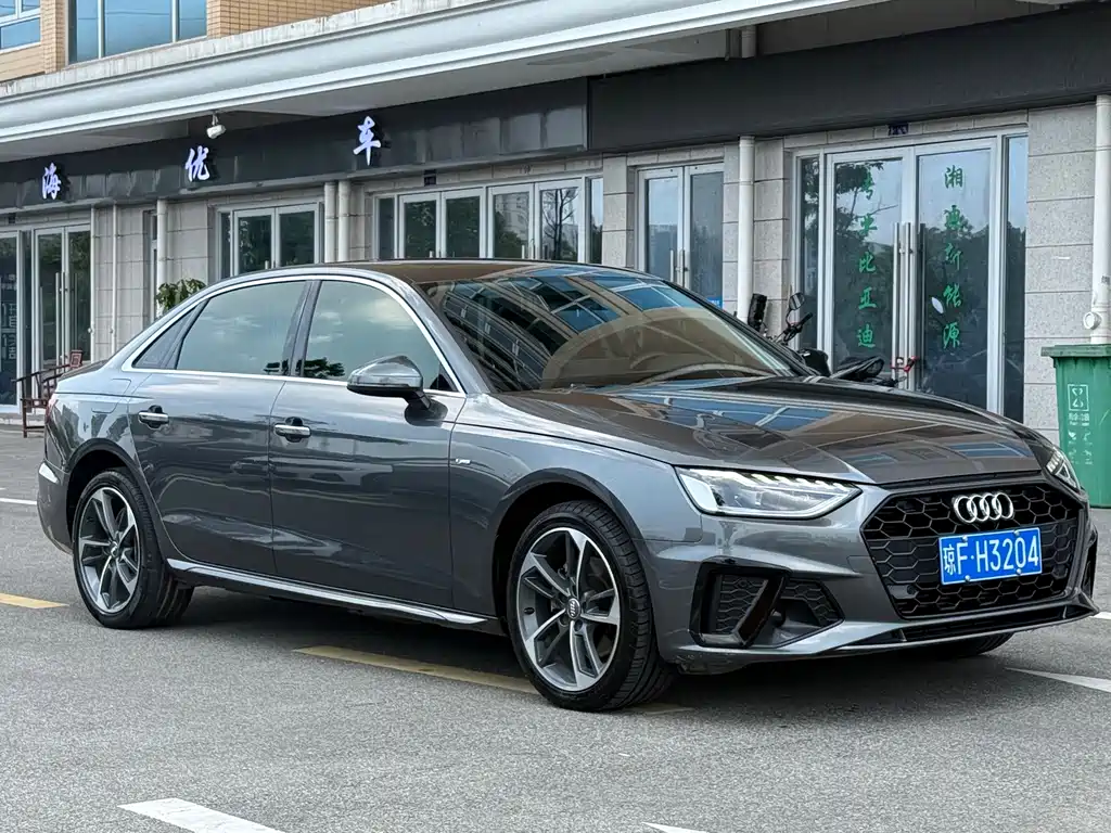 Audi A4L 2021