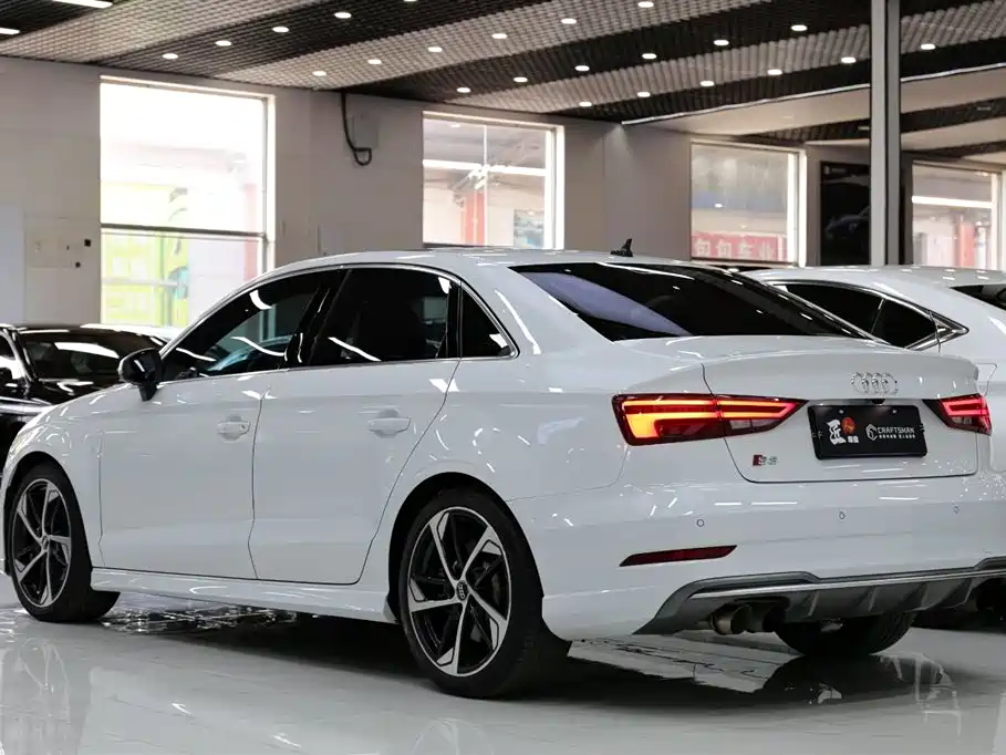 Audi S3 2019 — фото 19