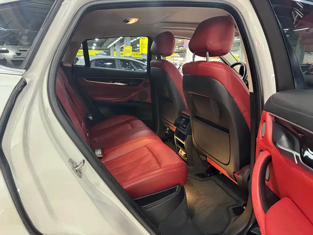 BMW X6 2015 — фото 11