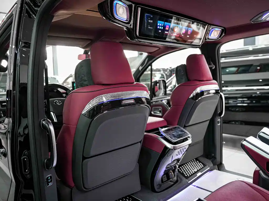 Toyota Hiace 2026 — фото 10
