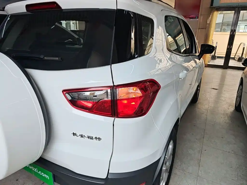 Ford Ecosport 2017 — фото 8