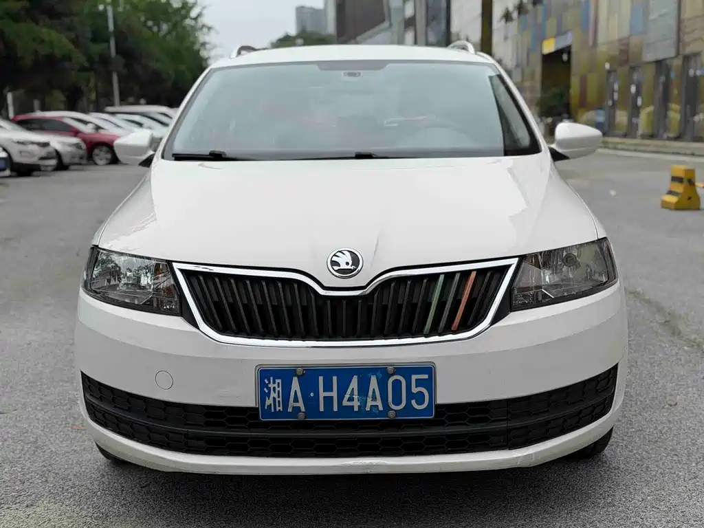 Skoda Rapid Spaceback 2016
