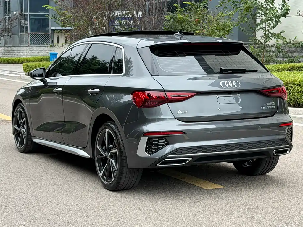 Audi A3 2023 — фото 17