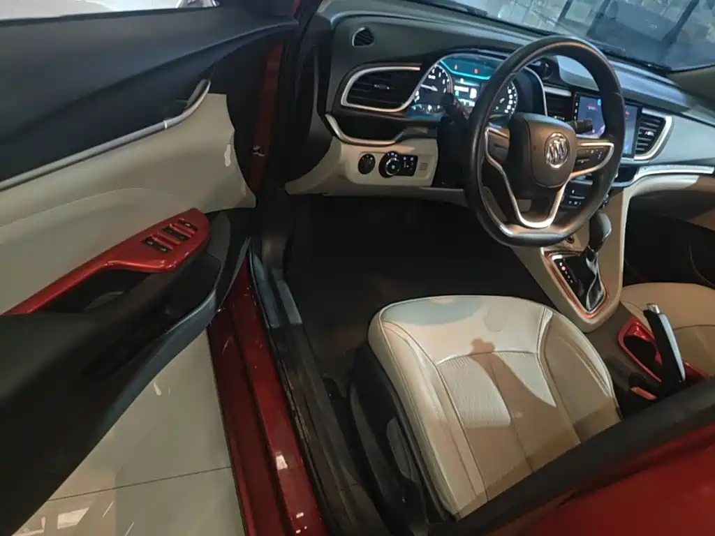 Buick Excelle 2017 — фото 12