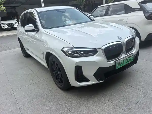 BMW iX3 2024