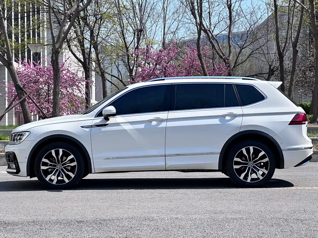 Volkswagen Tiguan L 2021 — фото 16
