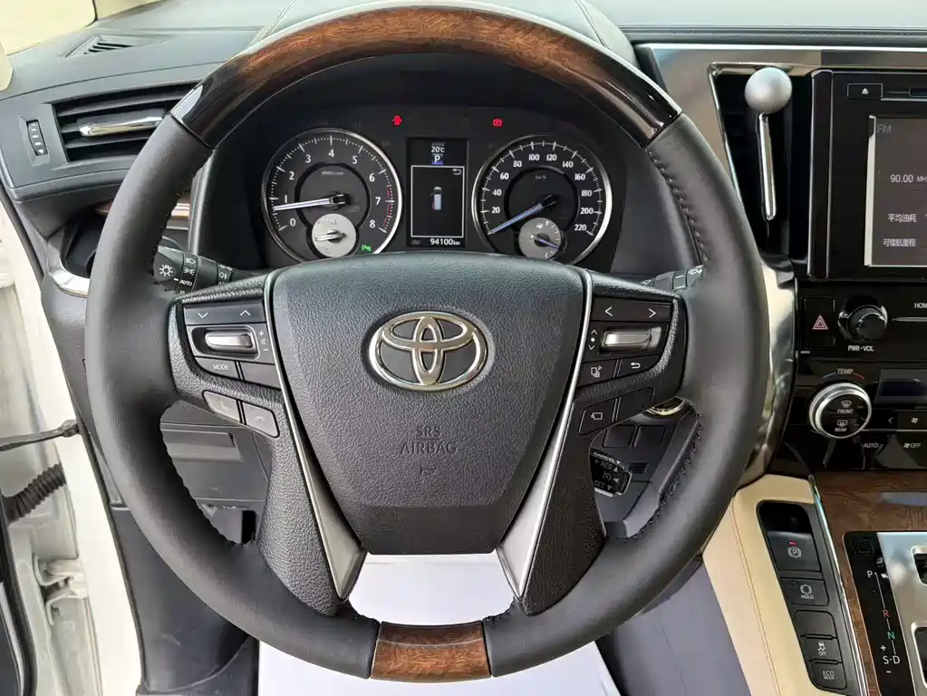 Toyota Alphard 2018 — фото 6