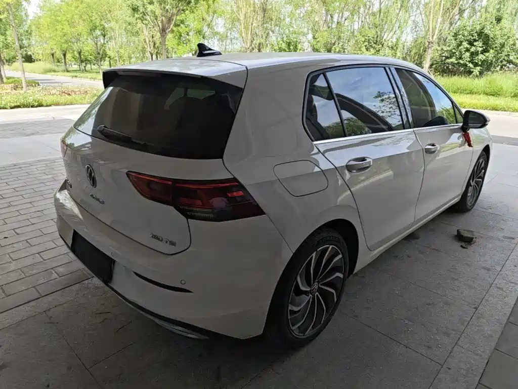 Volkswagen Golf 2021