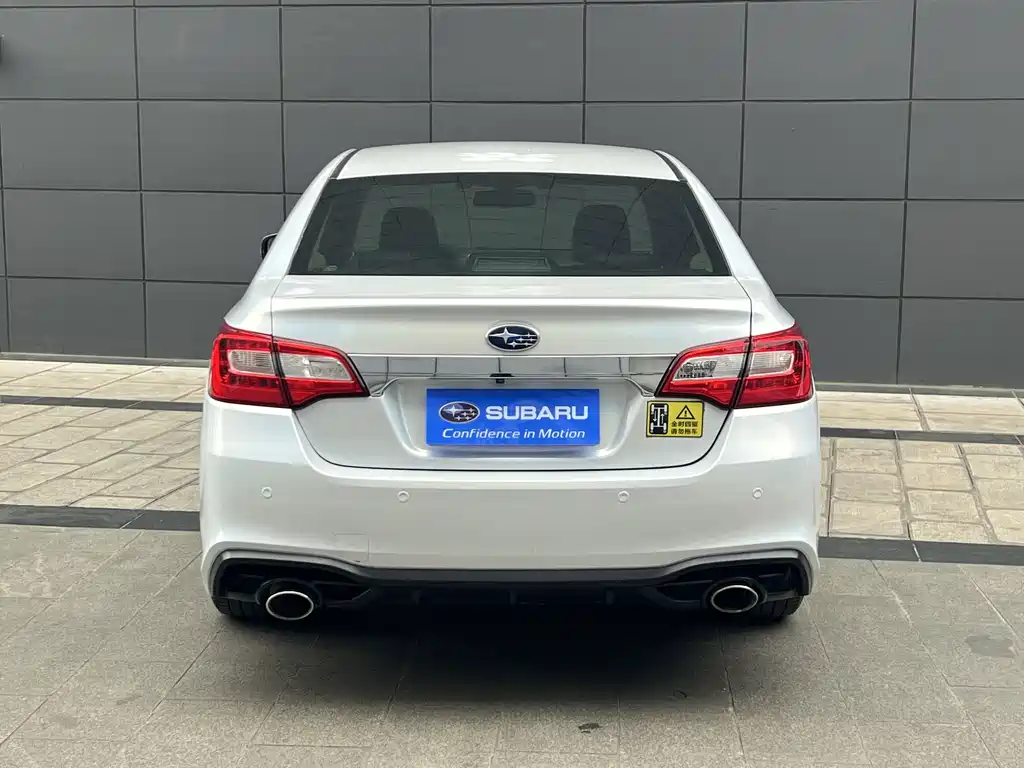 Subaru Legacy 2018 — фото 9