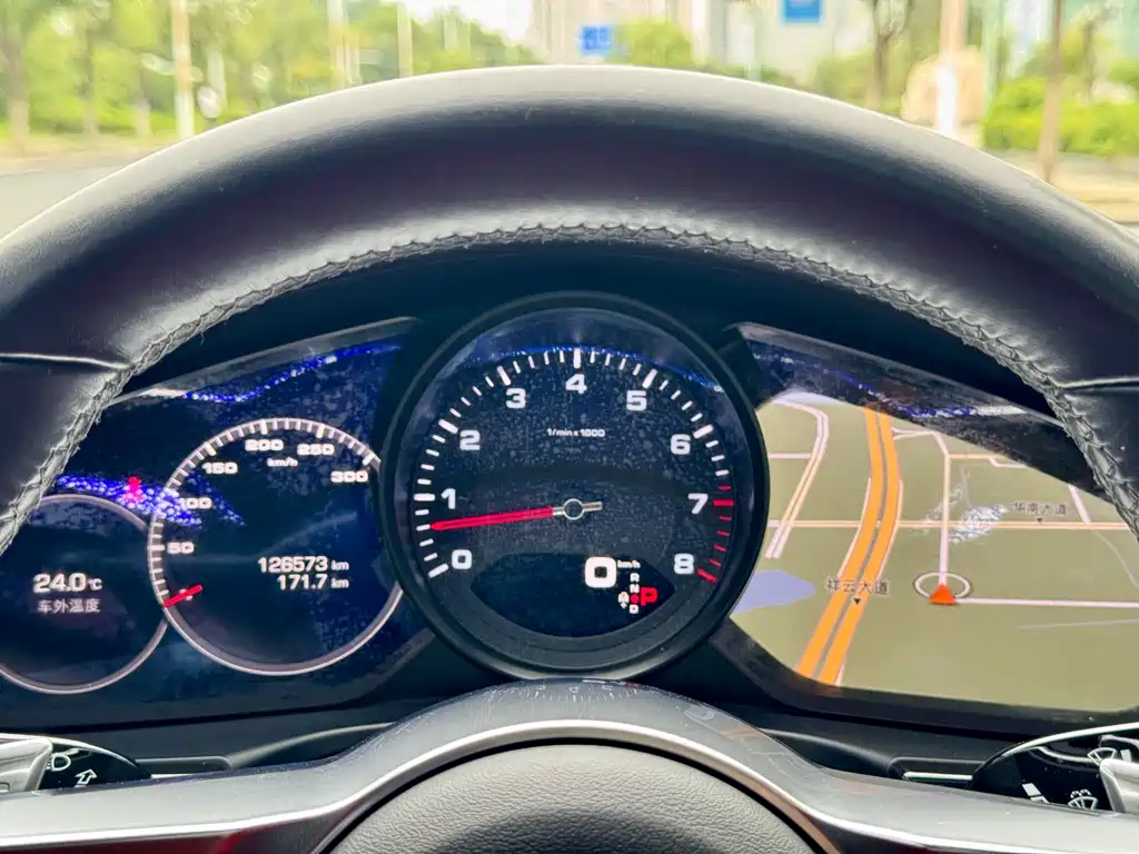 Porsche Panamera 2019 — фото 19