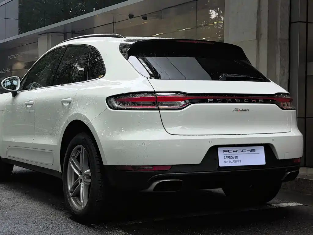 Porsche Macan 2021