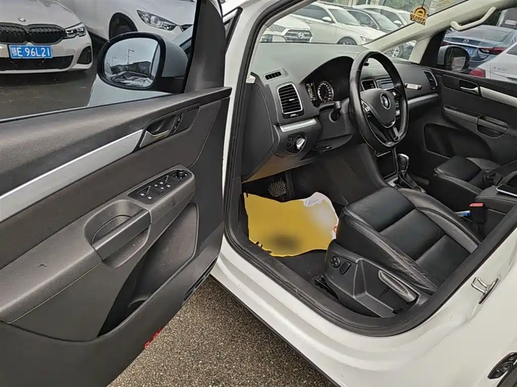 Volkswagen Sharan 2017 — фото 16