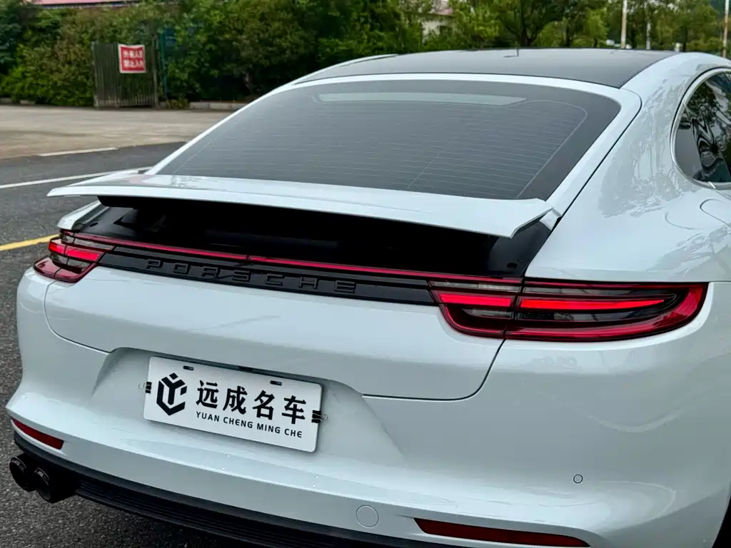 Porsche Panamera 2019 — фото 10