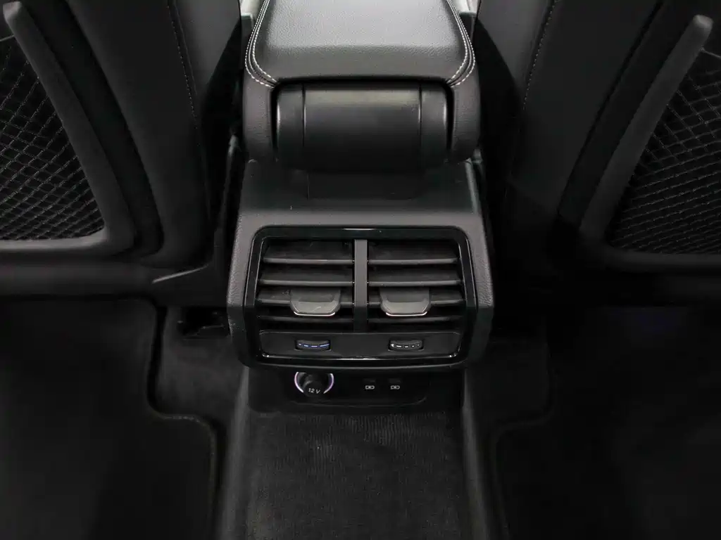 Audi Q3 2022 — фото 16