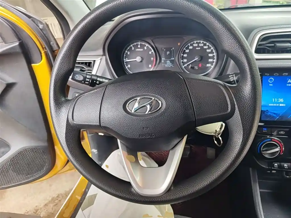 Hyundai Verna 2018 — фото 11