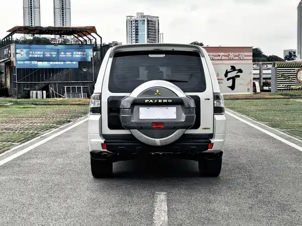 Mitsubishi Pajero 2019