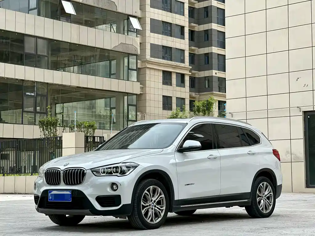 BMW X1 2018 — фото 1