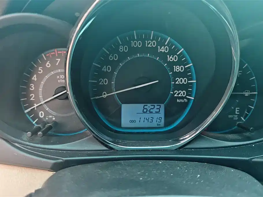 Toyota Vios 2015 — фото 14