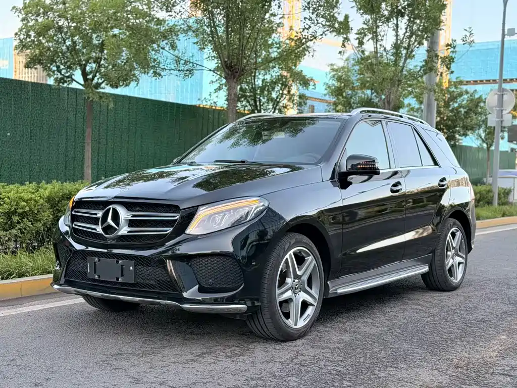 Mercedes-Benz GLE 2017 — фото 1