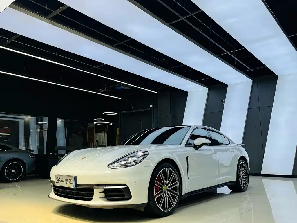 Porsche Panamera 2017 — фото 1