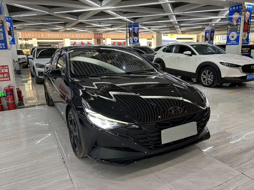Hyundai Elantra 2022
