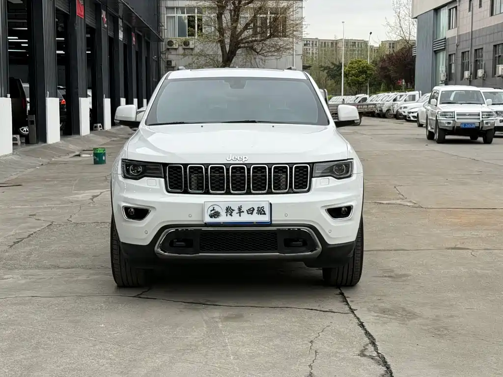Jeep Grand Cherokee 2022 — фото 2