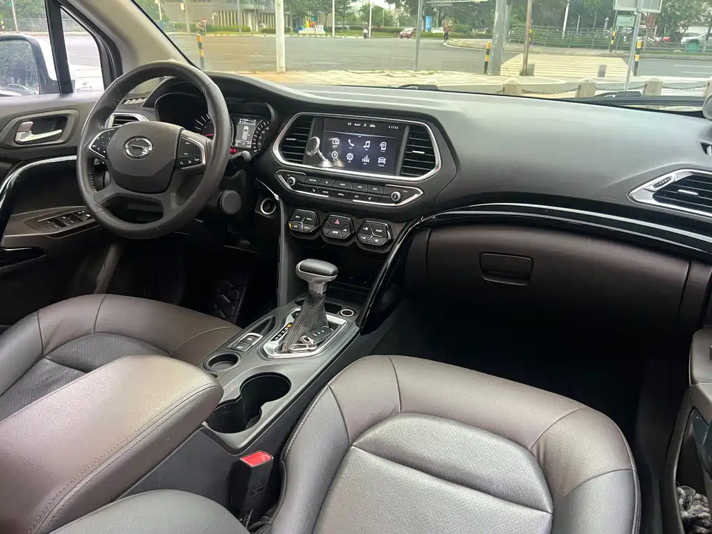 GAC Motor Trumpchi GS4 2016 — фото 25