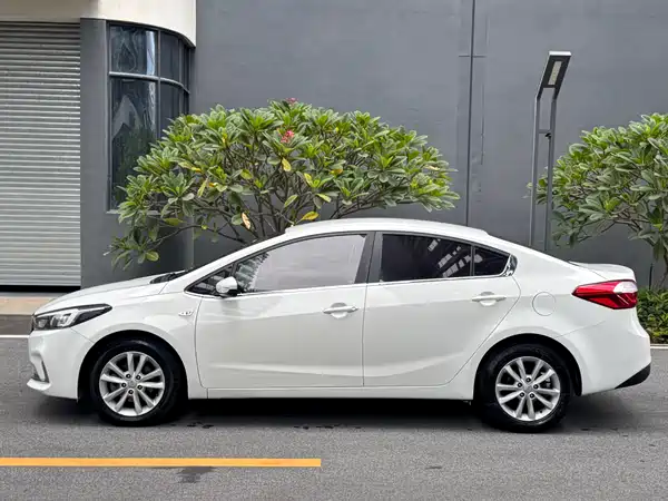 Kia K3 2016
