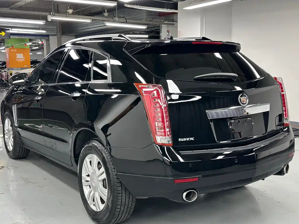 Cadillac SRX 2016 — фото 2