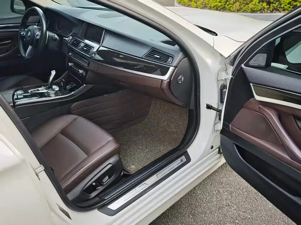 BMW 5 Series 2015 — фото 5