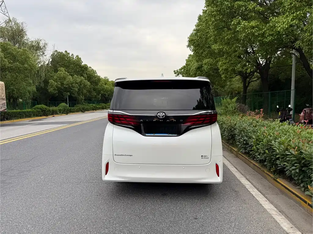Toyota Alphard 2024 — фото 4