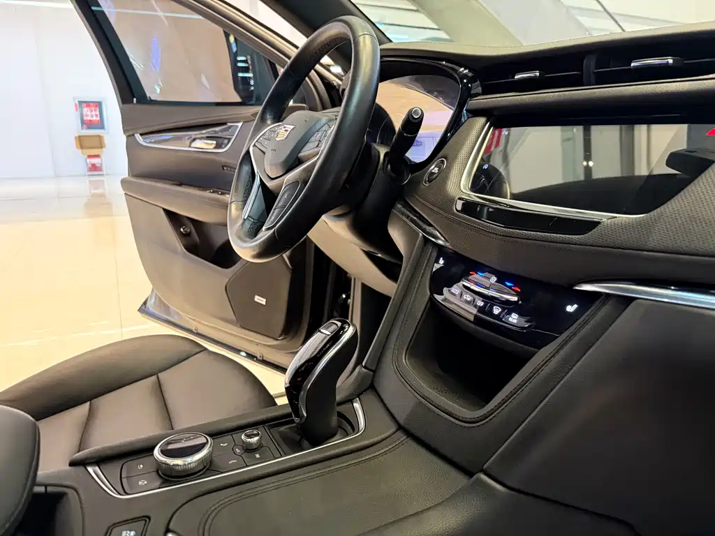 Cadillac XT5 2021 — фото 13