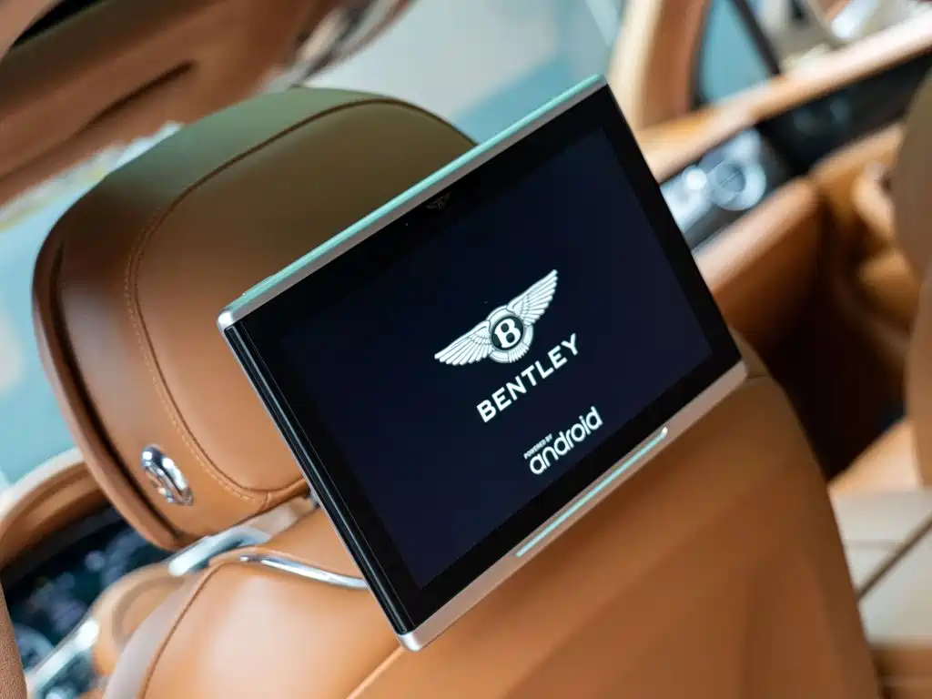 Bentley Bentayga 2019 — фото 13