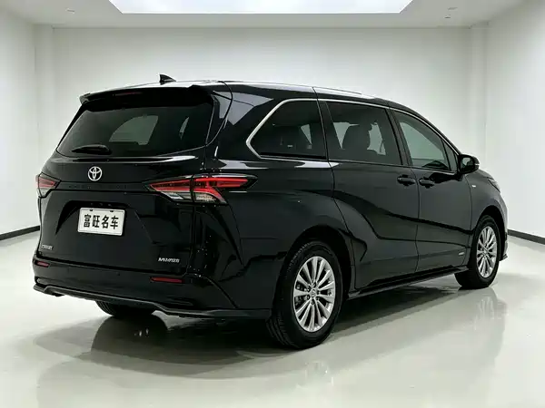 Toyota Granvia 2023