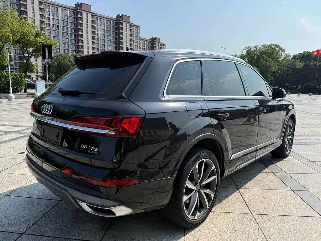 Audi Q7 2020 — фото 17