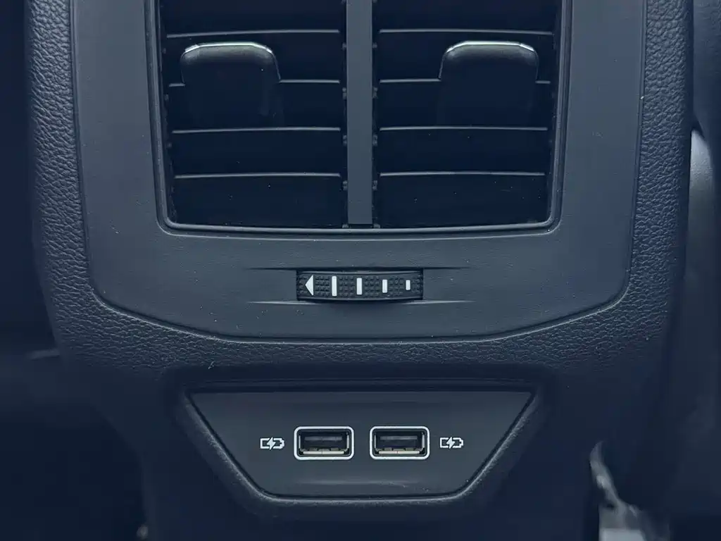 Volkswagen T-Roc 2022 — фото 13