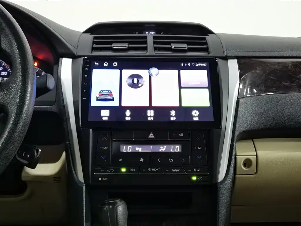 Toyota Camry 2015 — фото 12