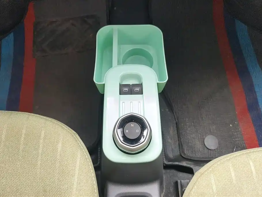 Geely Galaxy Panda 2025 — фото 16