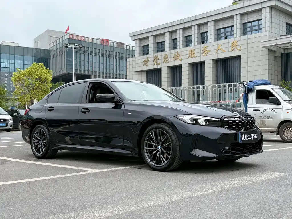 BMW 3 Series 2023