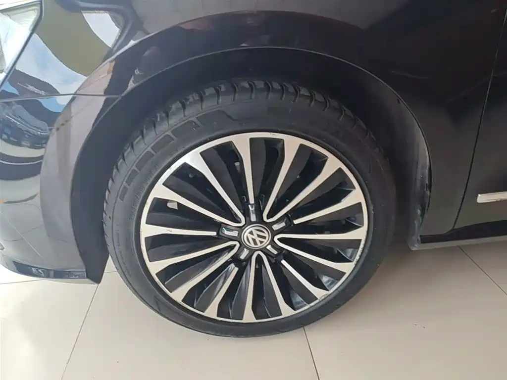 Volkswagen Passat 2017 — фото 23