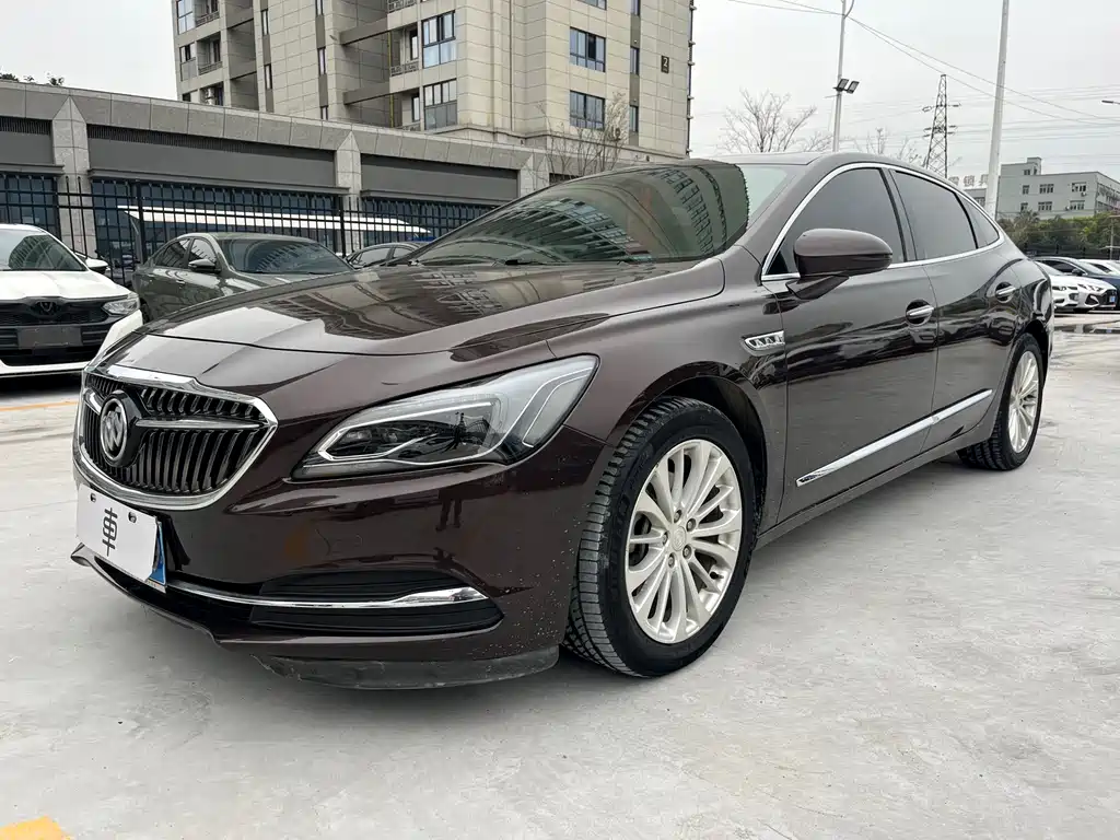 Buick LaCrosse 2019 — фото 1